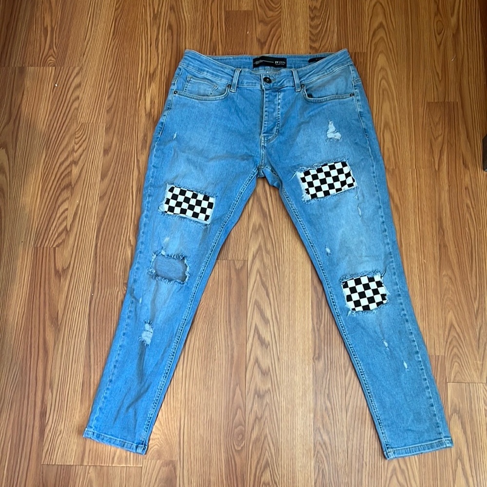 MENS RIPPED CHECKERED JEANS